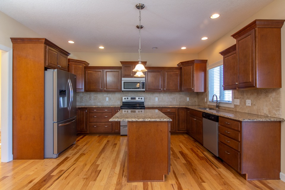 mainrealestate10